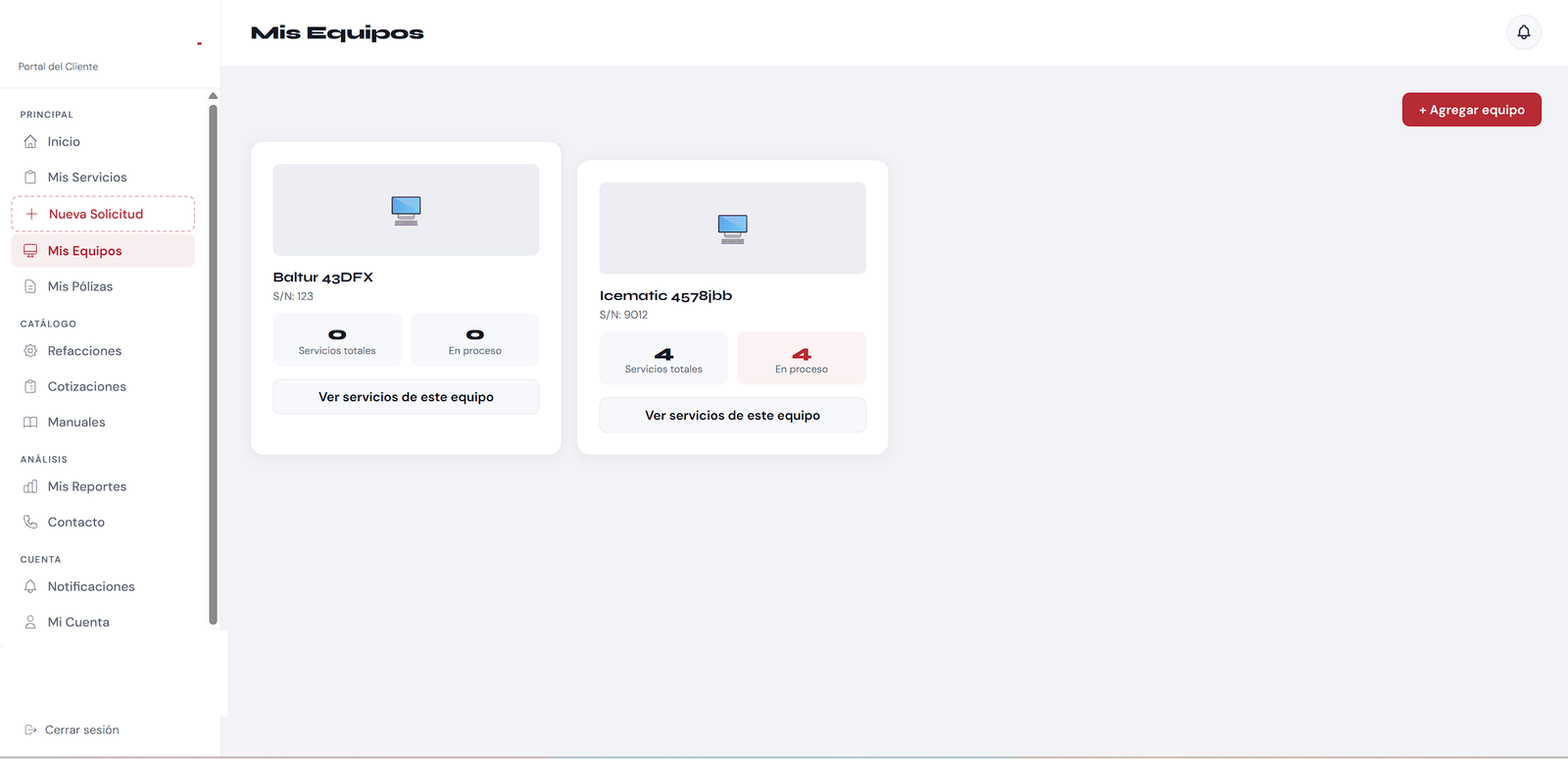 Portal del cliente de Fieldix, sección Mis Equipos, con equipos registrados y servicios por equipo